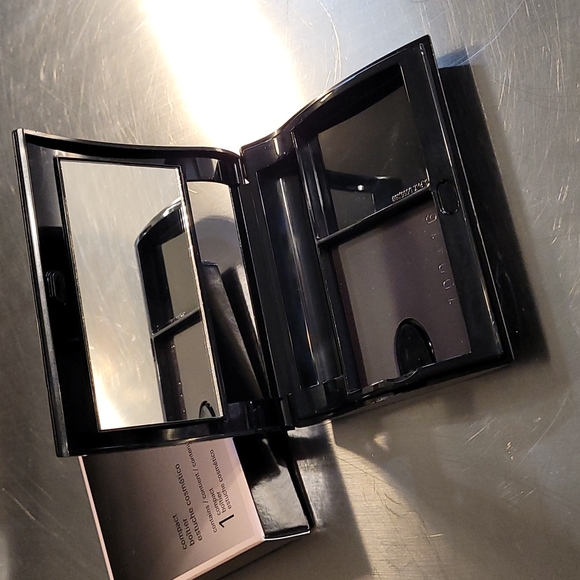 Mary Kay full size palette - Picture 2 of 4